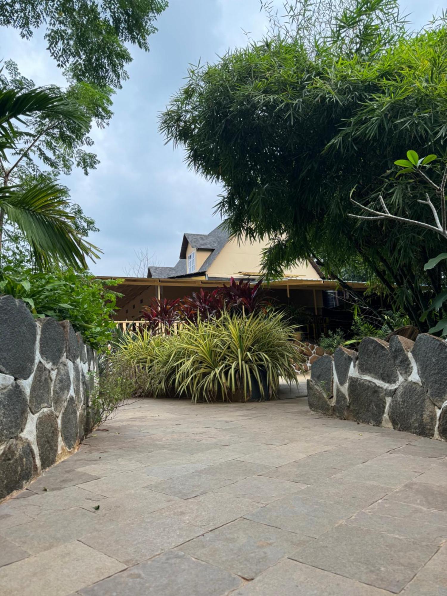 Chikoo Farm Inn Bangalore Ngoại thất bức ảnh